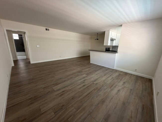 Building Photo - 4358 Mammoth Ave