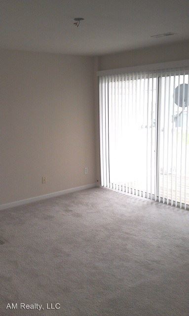 Building Photo - 2 br, 2 bath House - 1112 Plaza Walk Drive