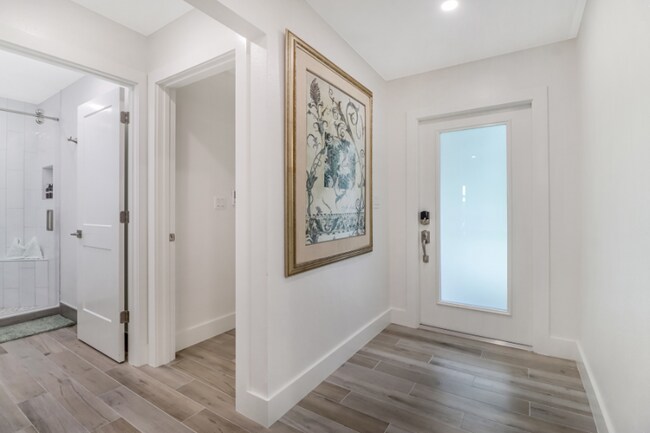 Foto del edificio - 1411 N Alhambra Cir