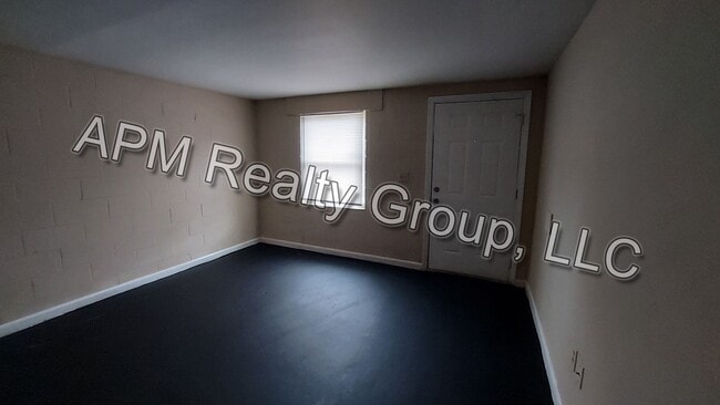Building Photo - Two bedroom apartment off Harden Street