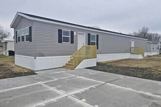 Building Photo - 415 NW Poplar Ave