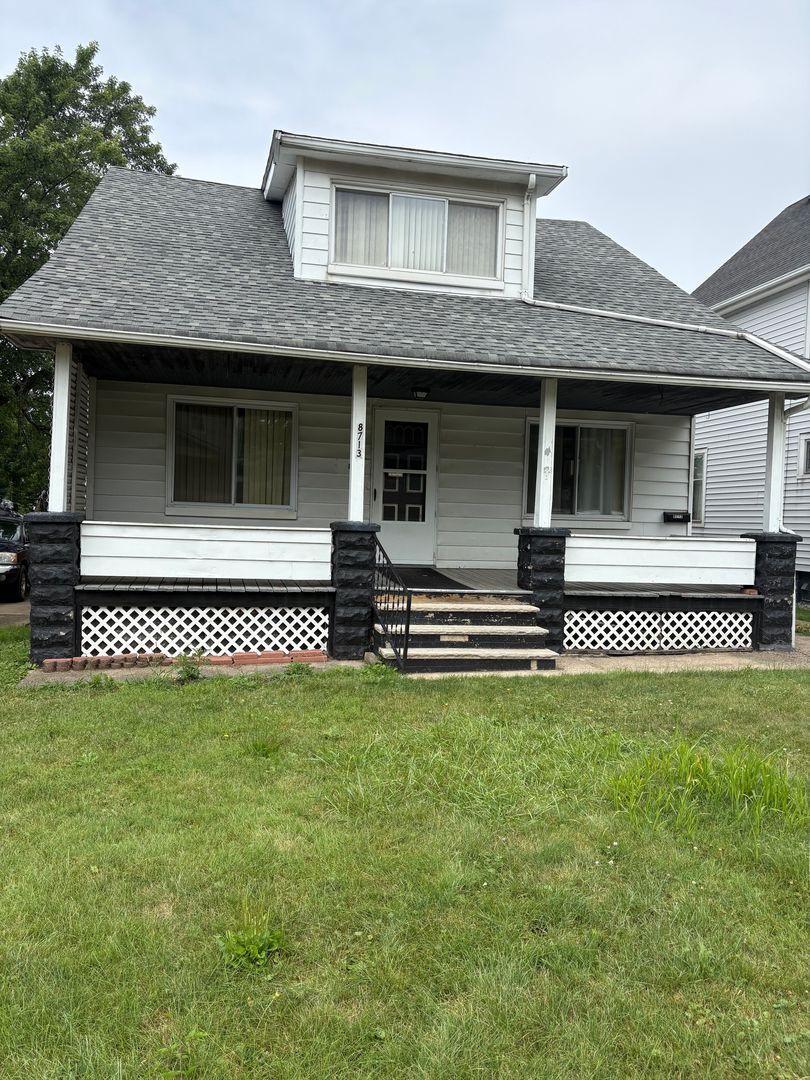 8713 Jeffries Ave Cleveland, OH 44105 – photo 1