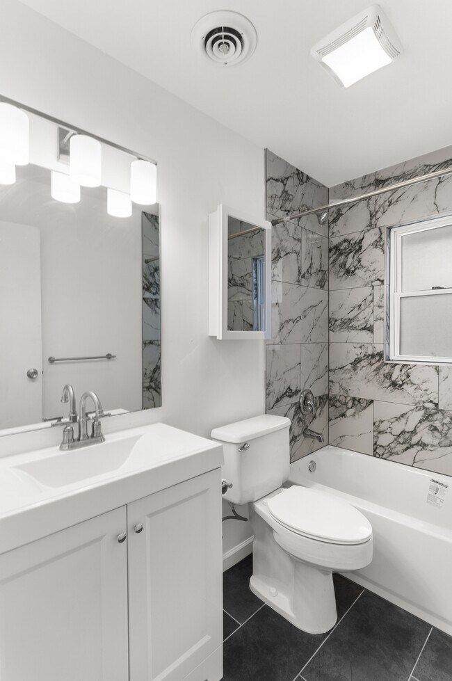 Foto del edificio - 368 Erskine Ave