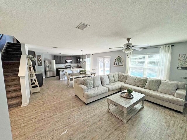 Foto del edificio - 3129 Partridge Dr