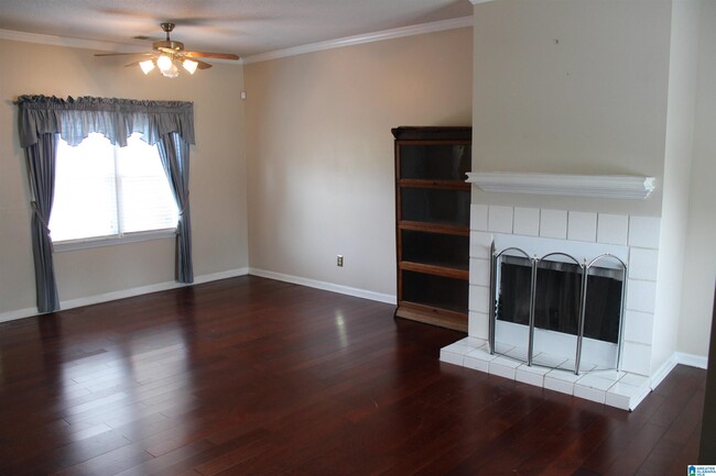 Foto del edificio - 705 Hillsboro Ln