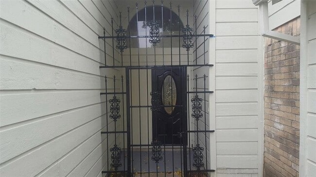 Foto del edificio - 6311 Clayridge Dr
