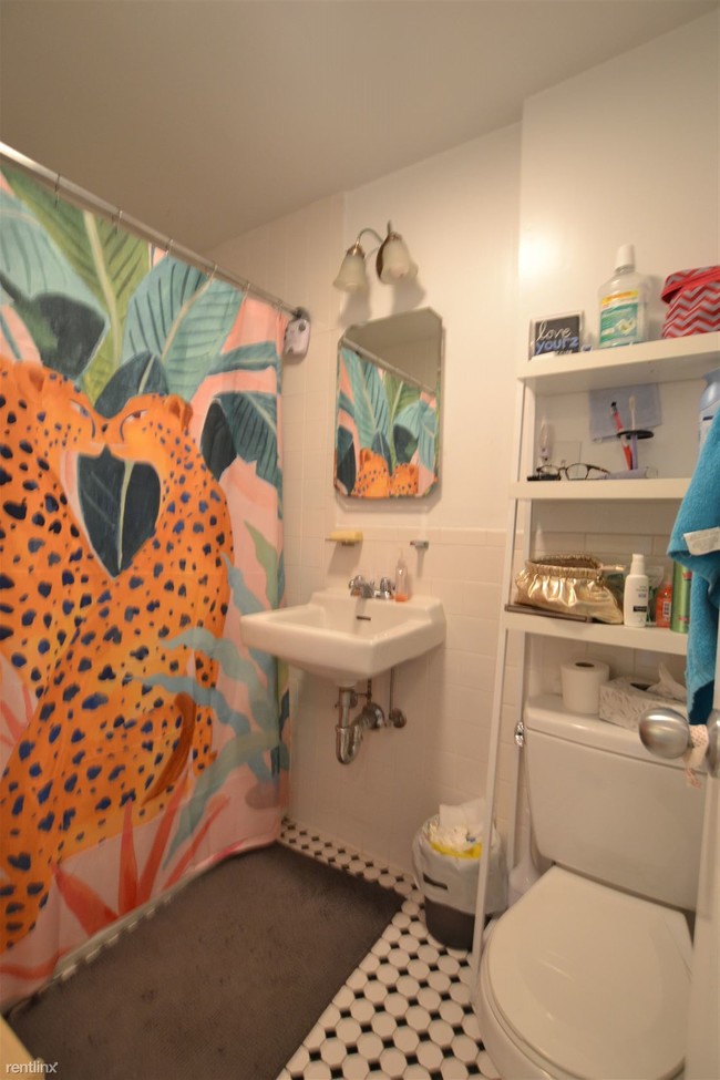Foto del edificio - 3 br, 1.5 bath  - 1940 Beacon St