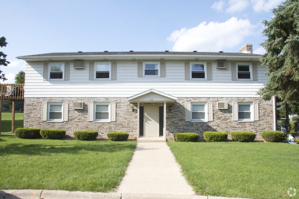104 Waldmar Ct, Mount Horeb, WI 53572 Apartments in Mount Horeb, WI