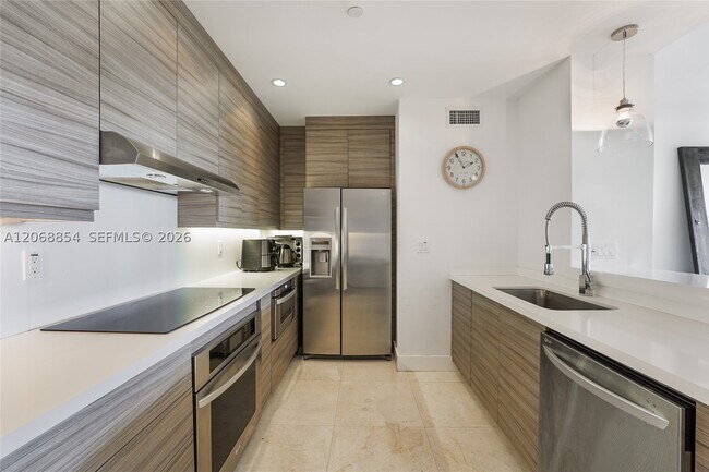 Building Photo - 151 Crandon Blvd