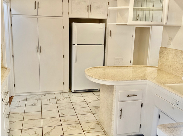 Building Photo - Ladera Heights Duplex