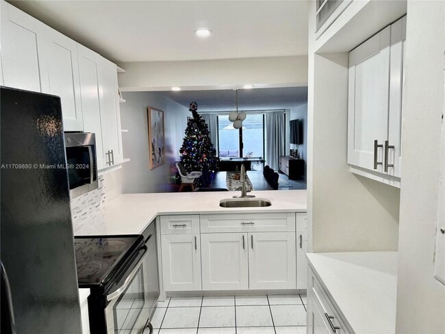 Photo - 3 bedroom in Pembroke Pines FL 33026 House