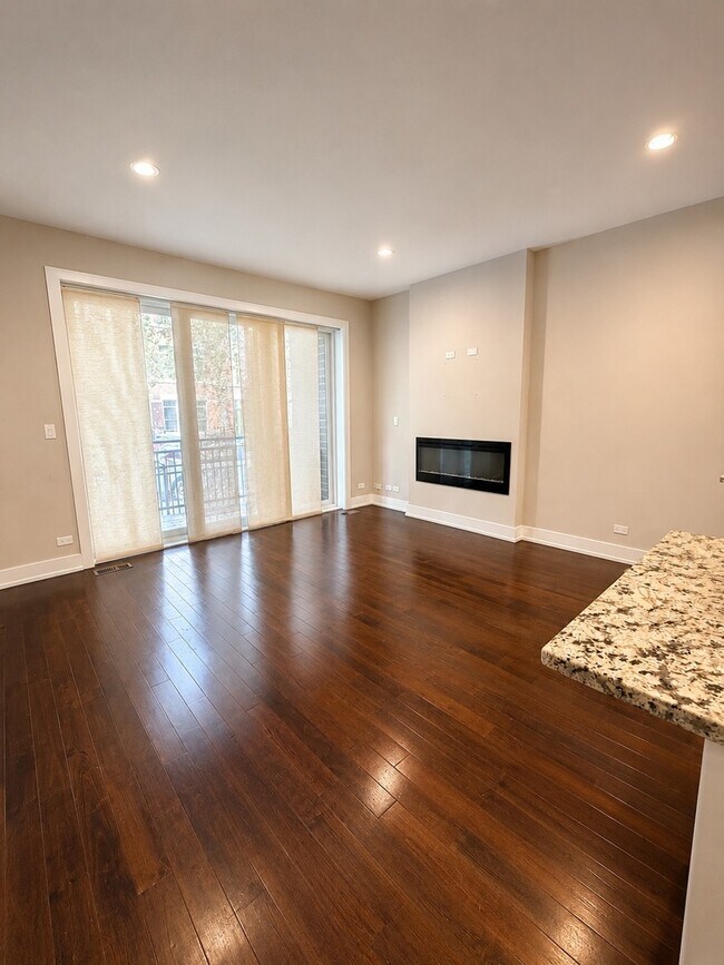 Foto del edificio - 1149 W 17th St