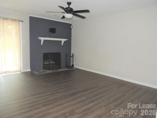 Building Photo - 9252 Kings Canyon Dr