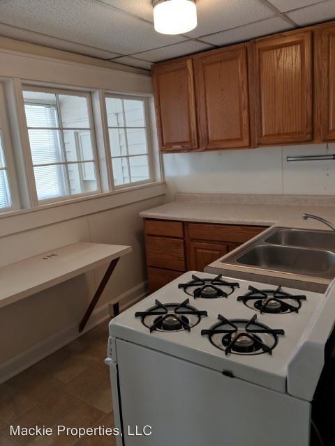 Foto del edificio - 302 S Madison St