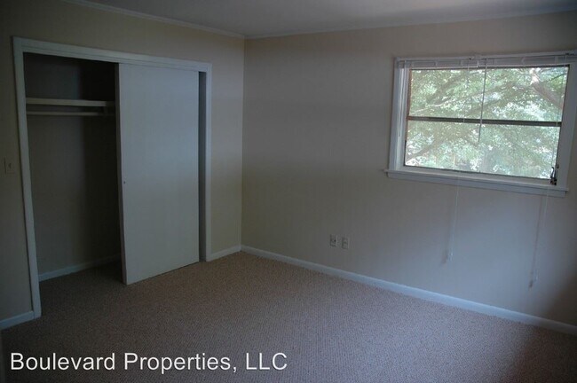 Building Photo - 135 Glencrest Dr