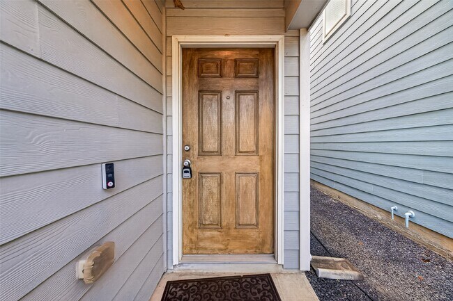 Foto del edificio - 8932 Hollister Commons Ln
