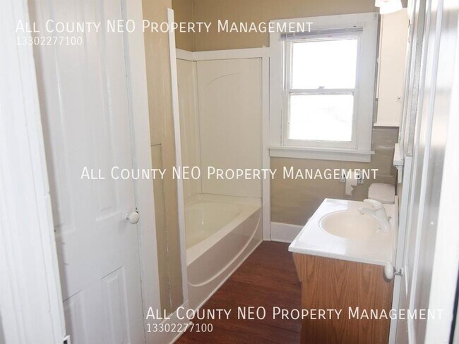 Building Photo - 2 Bedroom, 1 Bathroom apartment in Ravenna