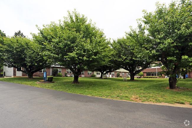 Building Photo - Lutheran Knolls