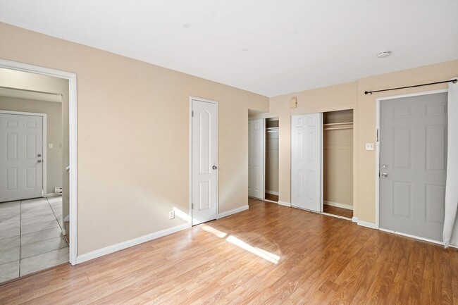 Building Photo - 2036 Parker St