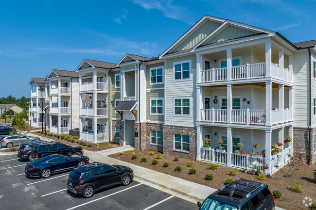 Building Photo - Lullwater At Riverwood