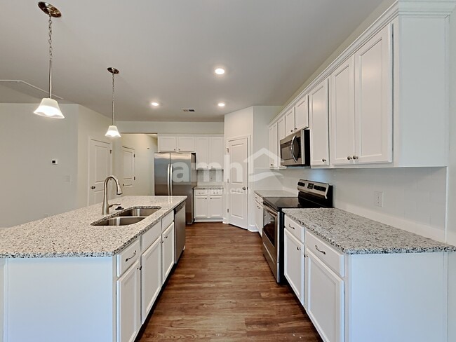 Building Photo - 4509 Tarpon Dr