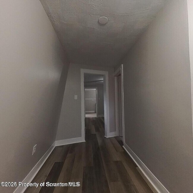 Foto del edificio - 1715 Sanderson Ave