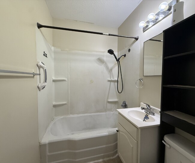 Foto del edificio - 6215 Independence St