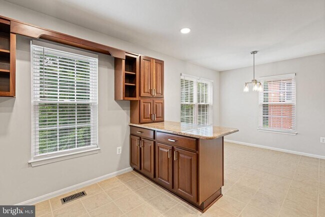 Building Photo - 7867 Wintercress Ln