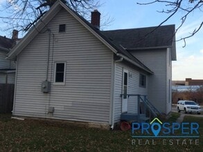 Building Photo - 1329 5th Ave