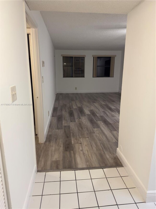 Building Photo - 8100 Geneva Ct