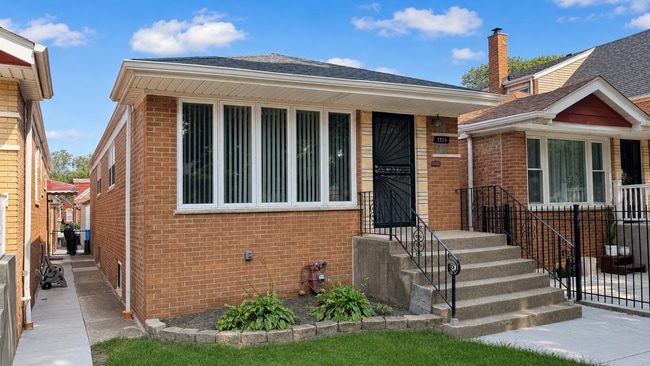 Building Photo - 3323 S Seeley Ave