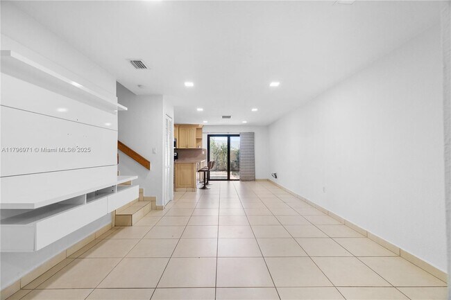 Foto del edificio - 2090 SW 122nd Ave
