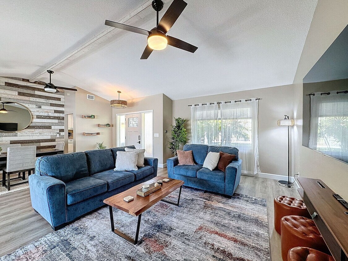 Foto principal - 1465 Satsuma St
