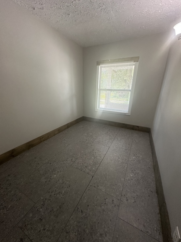 Building Photo - 3244 W 92nd St