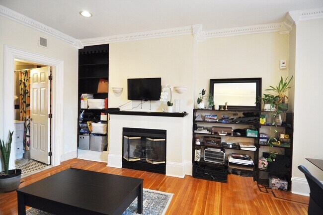 Foto del edificio - 565 Massachusetts Ave