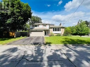 Building Photo - 10 Greenyards Dr