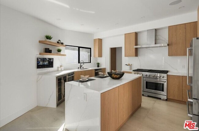 Foto del edificio - 3873 Royal Woods Dr