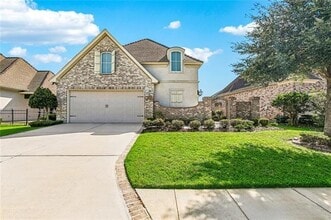 Building Photo - 238 Nicklaus Dr