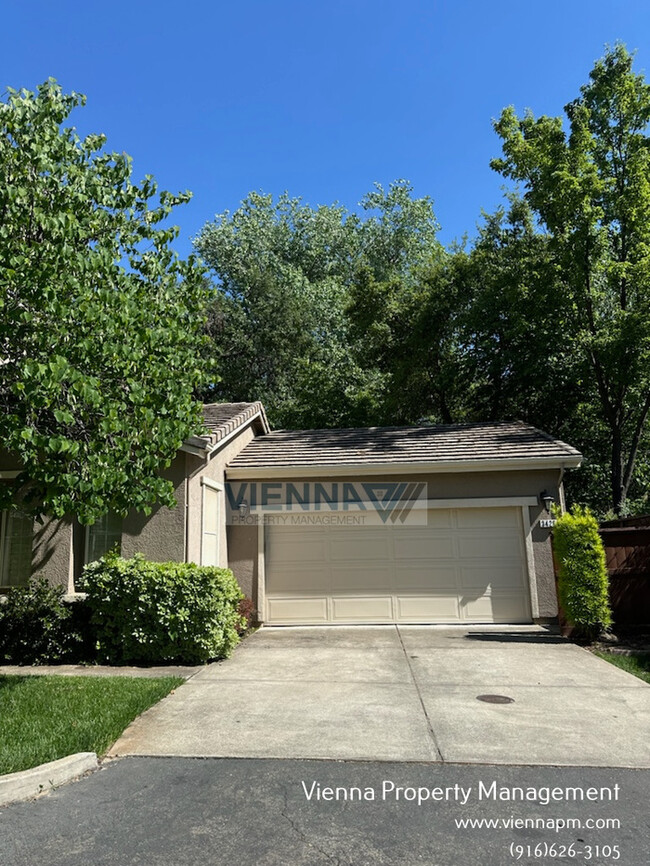 Building Photo - Whitney Oaks Home in a great neighborhood!