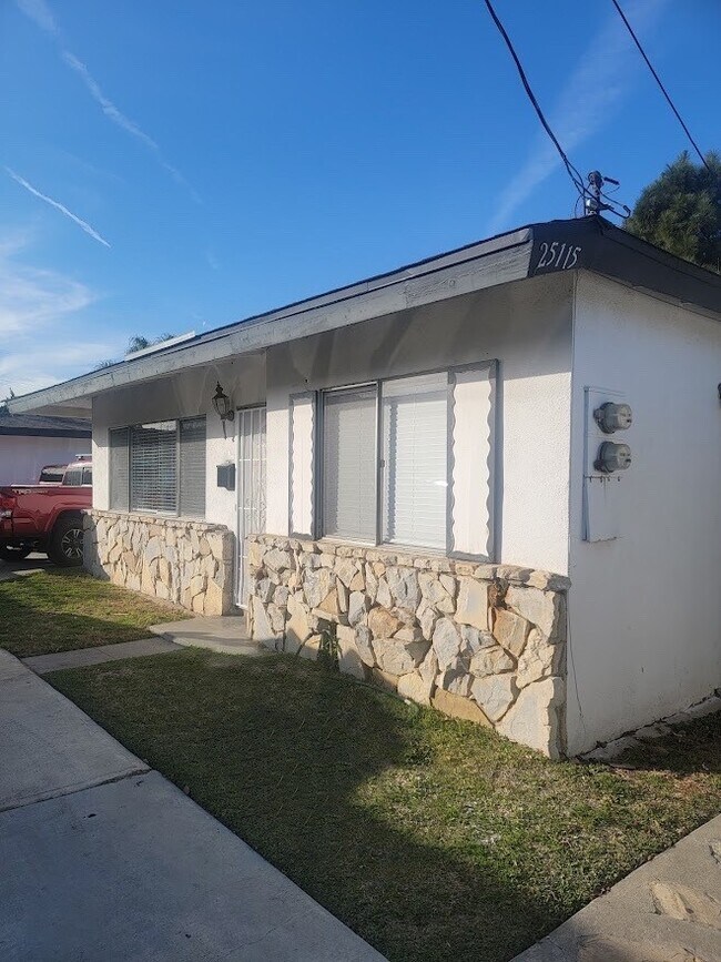 Building Photo - 25115 Ebony Ln
