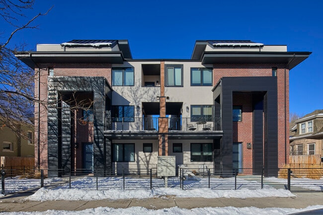 Building Photo - 25 S Washington St