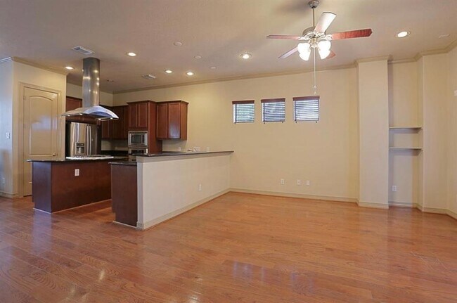 Building Photo - 1607 Bass St