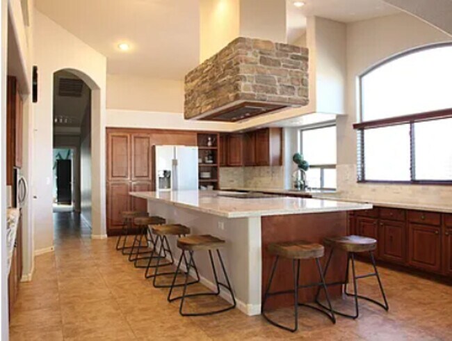 Building Photo - 2018 W Morning Vista Ln