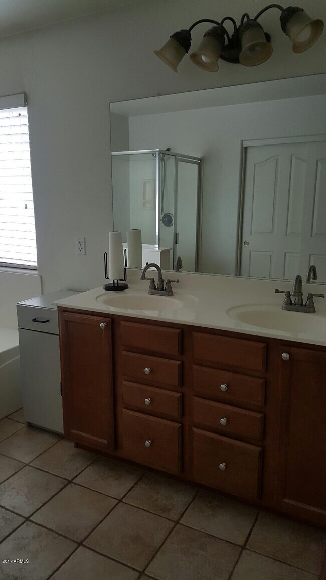 Building Photo - 13555 W Watson Ln