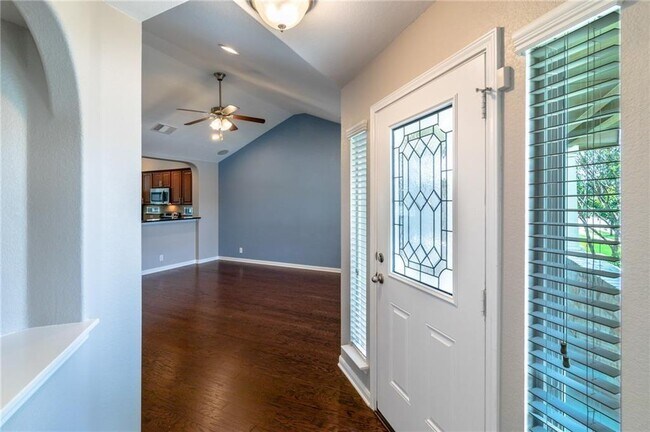 Foto del edificio - 1003 Alamo Plaza Dr