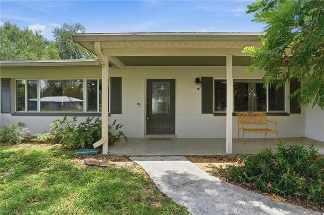 Building Photo - 55 Aqua Ln
