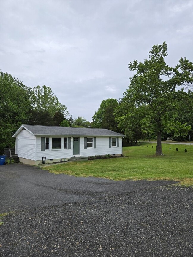 Building Photo - 1982 Rye Ct