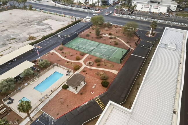 Foto del edificio - 3930 University Center Dr