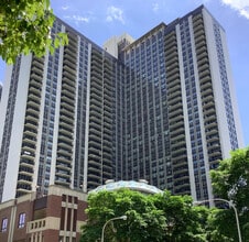 Building Photo - 400 E Randolph St