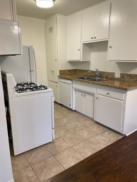 Foto del edificio - 3935 Vineland Ave